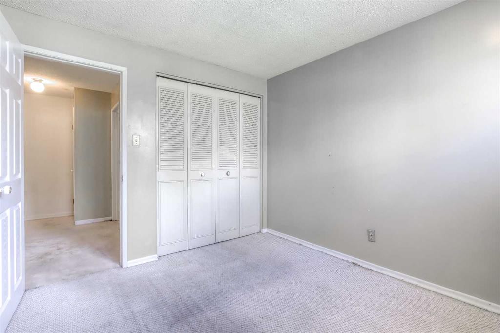 4512 Varsity Drive Nw, Calgary, AB
