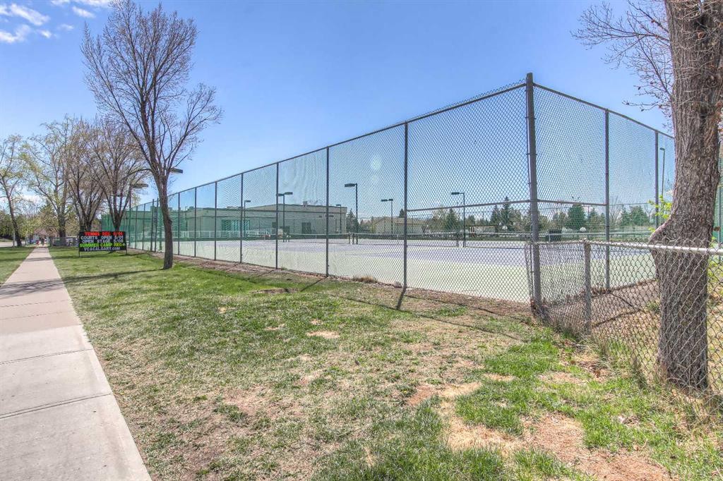 4512 Varsity Drive Nw, Calgary, AB