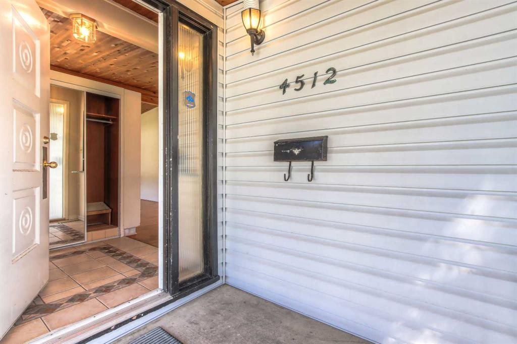 4512 Varsity Drive Nw, Calgary, AB