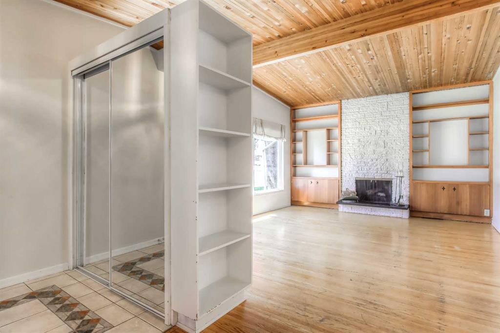 4512 Varsity Drive Nw, Calgary, AB