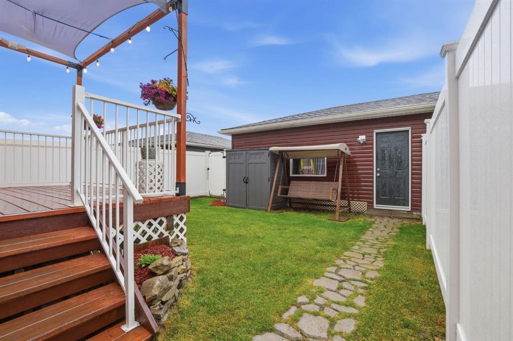 33 Redstone Common Ne, Calgary, AB