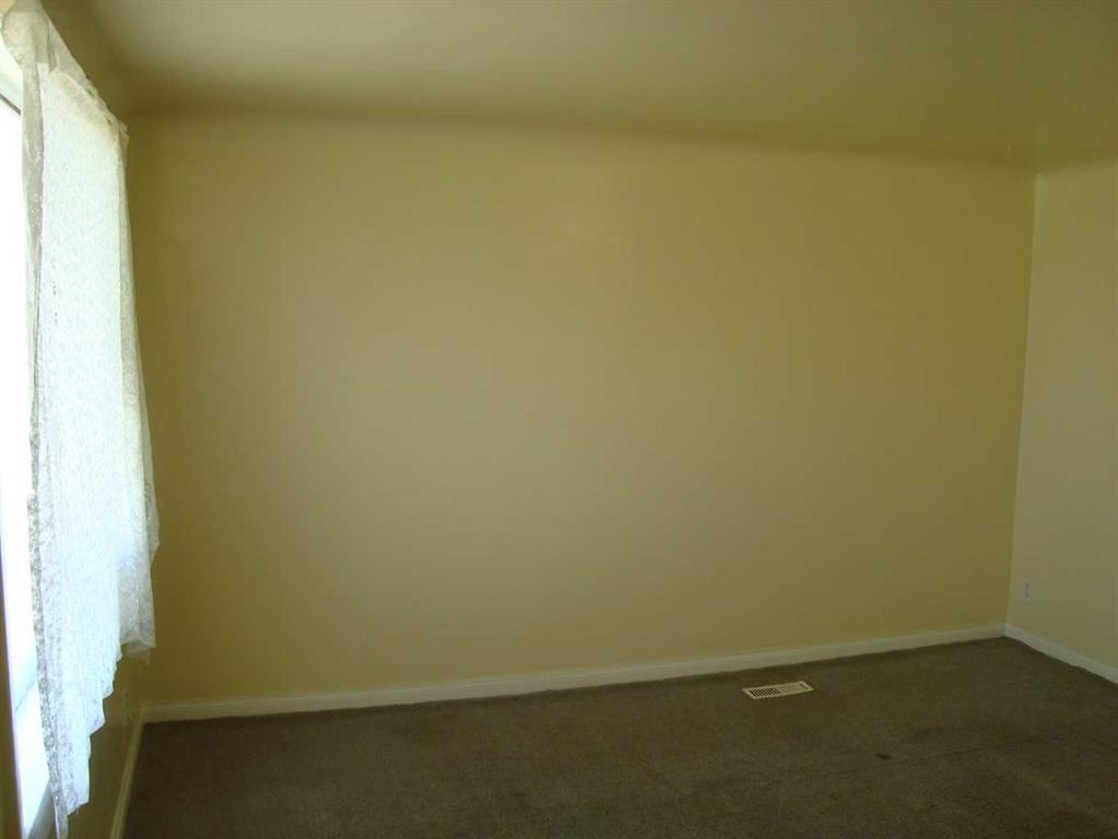 197 First Avenue, Trochu, AB - Indoor Photo Showing Other Room