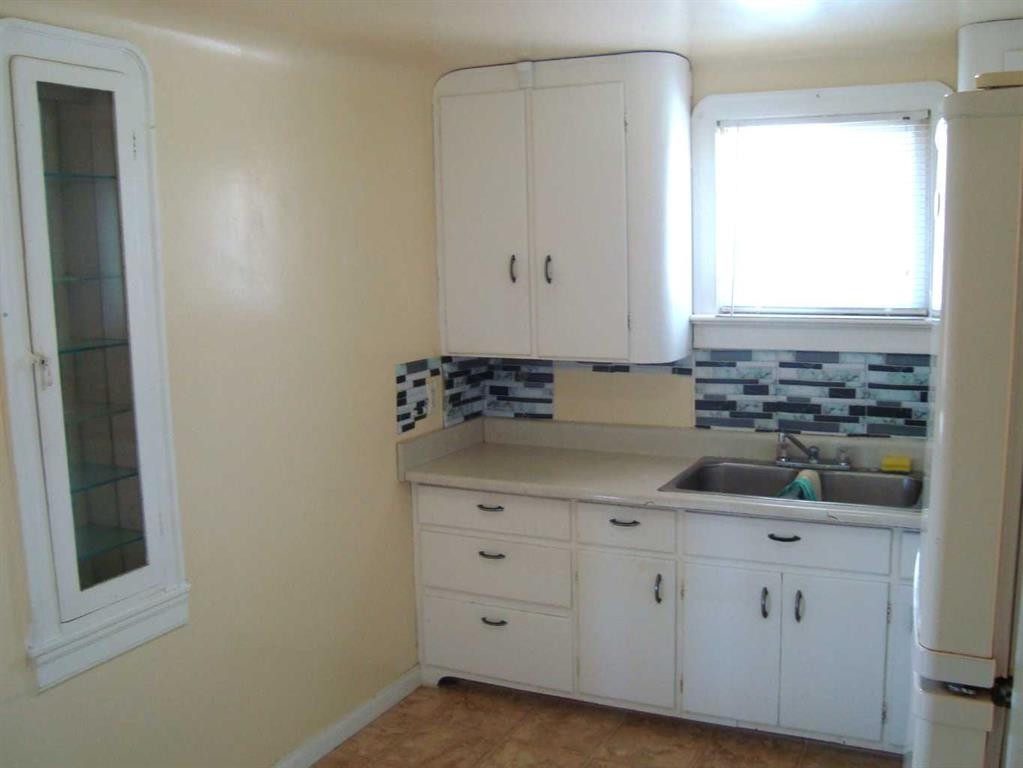 197 First Avenue, Trochu, AB - Indoor