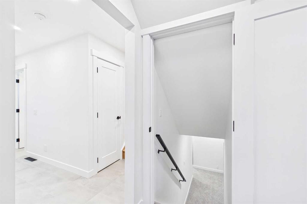 920 Cantabrian Drive Sw, Calgary, AB