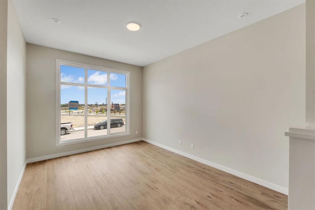 46 Tillotson Loop, Okotoks, AB