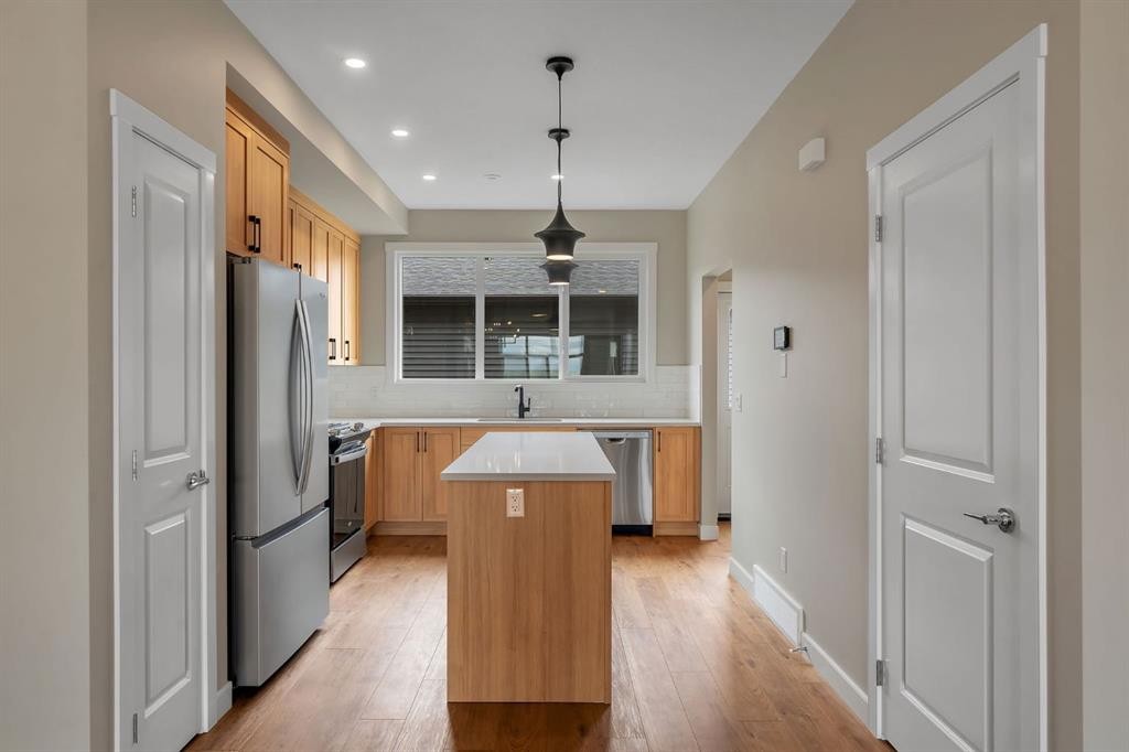 46 Tillotson Loop, Okotoks, AB