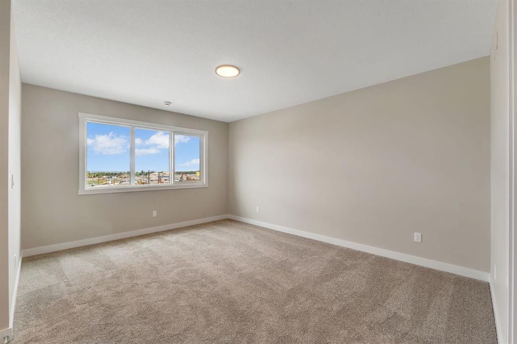 46 Tillotson Loop, Okotoks, AB