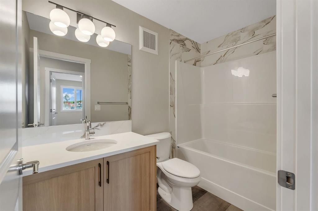 46 Tillotson Loop, Okotoks, AB