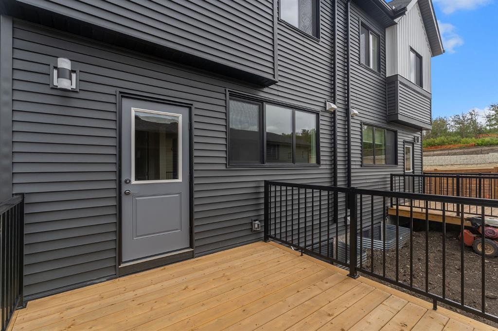 46 Tillotson Loop, Okotoks, AB