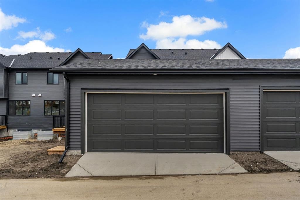 46 Tillotson Loop, Okotoks, AB