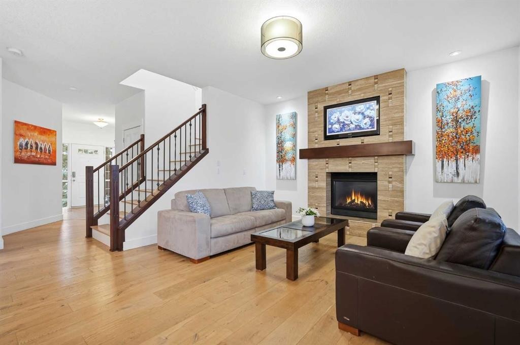 114 Cougarstone Crescent Sw, Calgary, AB
