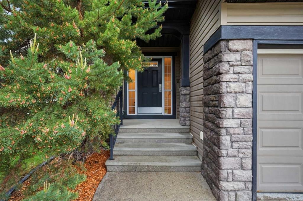 114 Cougarstone Crescent Sw, Calgary, AB