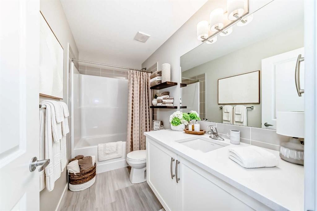 116 Precedence Way, Cochrane, AB - Indoor Photo Showing Bathroom