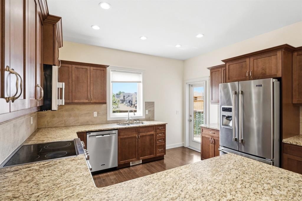 26 Violet Close, Olds, AB - Indoor Photo Showing Kitchen