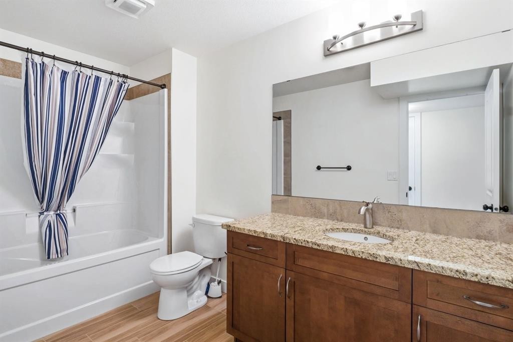 26 Violet Close, Olds, AB - Indoor Photo Showing Bathroom