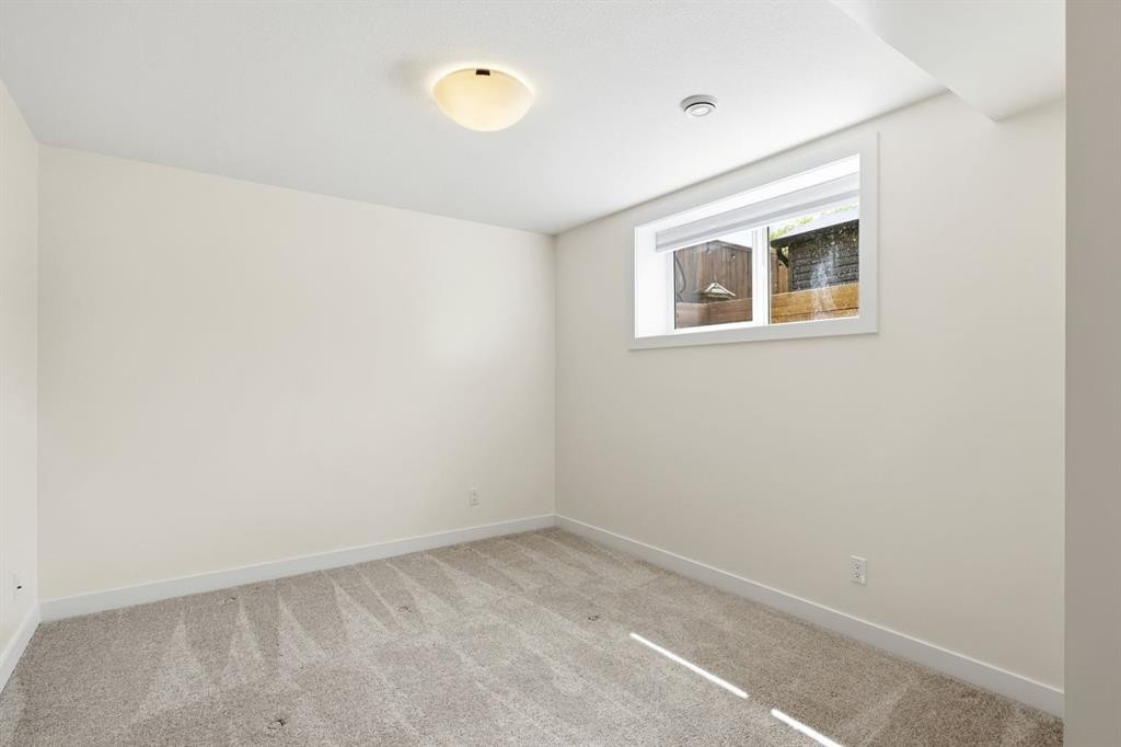 26 Violet Close, Olds, AB - Indoor Photo Showing Other Room