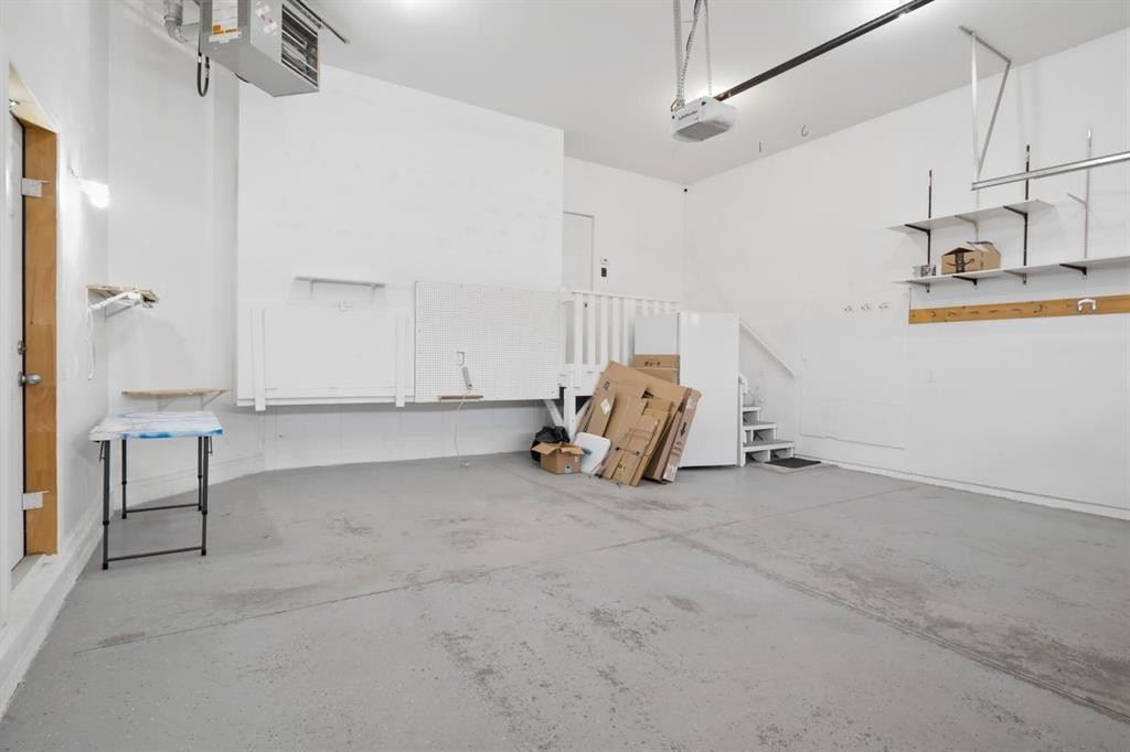 26 Violet Close, Olds, AB - Indoor Photo Showing Garage
