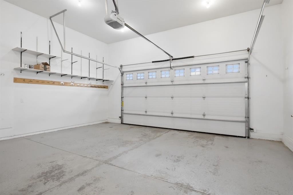 26 Violet Close, Olds, AB - Indoor Photo Showing Garage