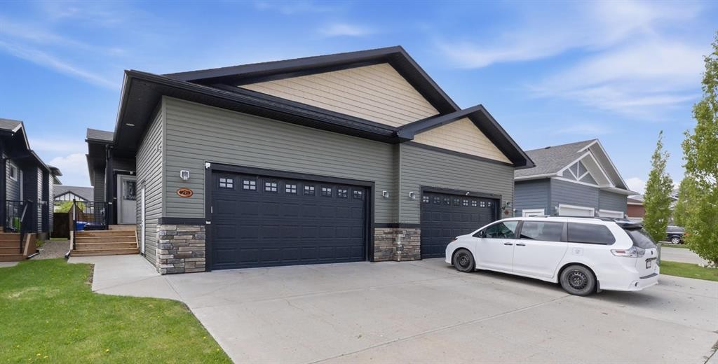 26 Violet Close, Olds, AB - Outdoor