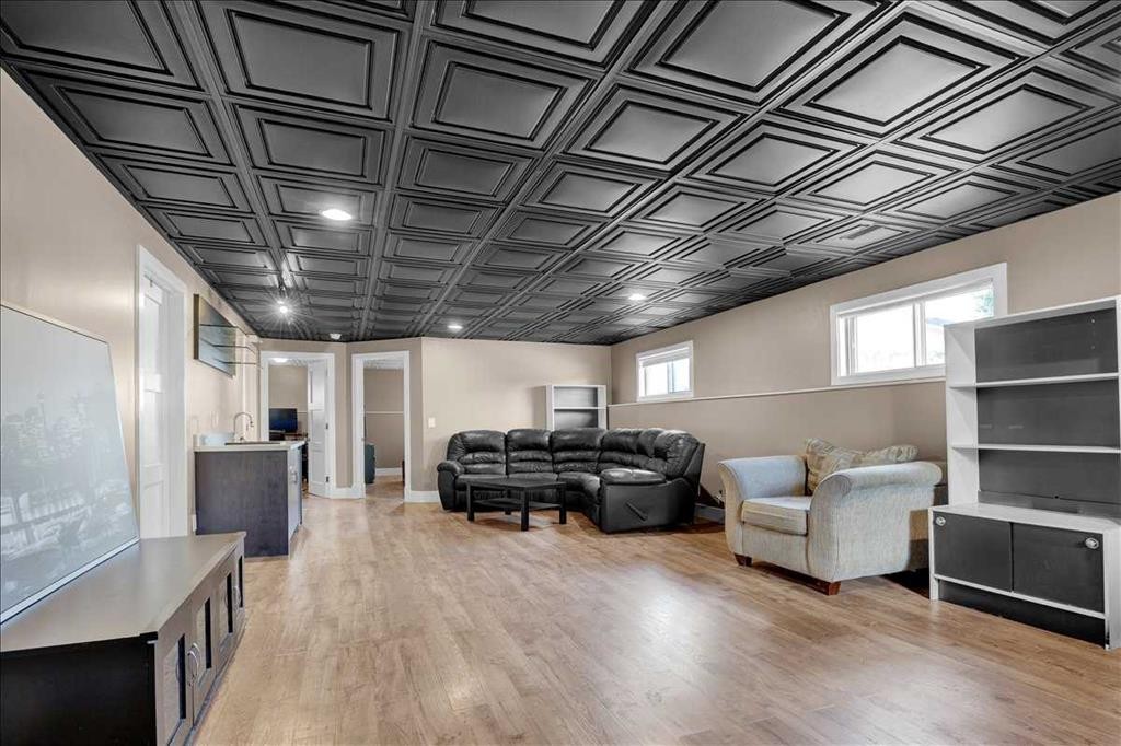16207 Shawfield Drive Sw, Calgary, AB - Indoor