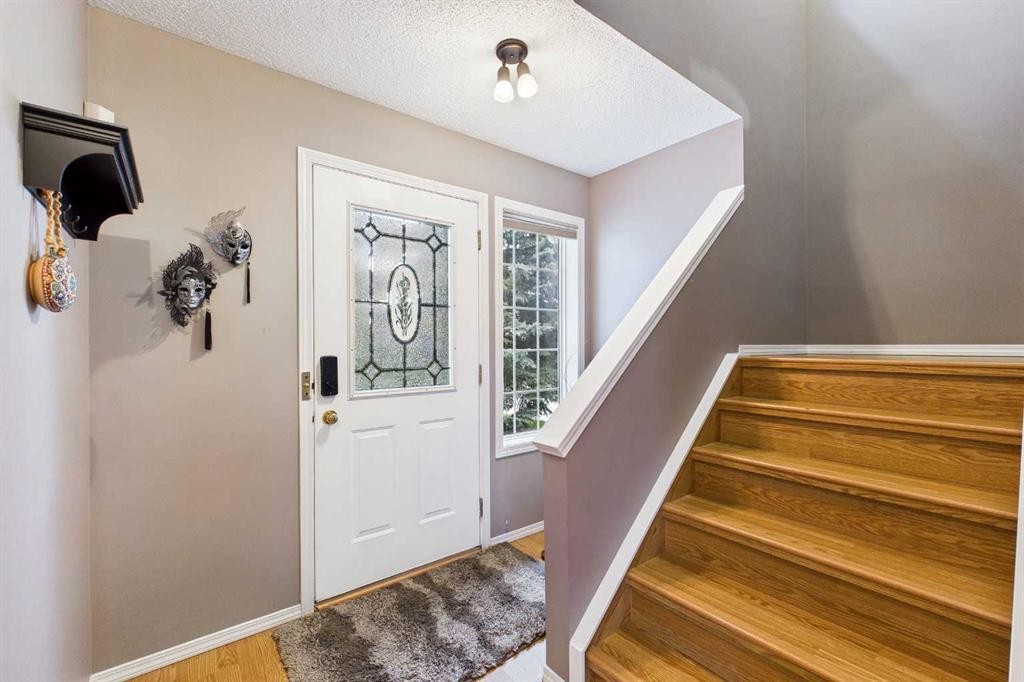 279 Valley Brook Circle Nw, Calgary, AB - Indoor Photo Showing Other Room