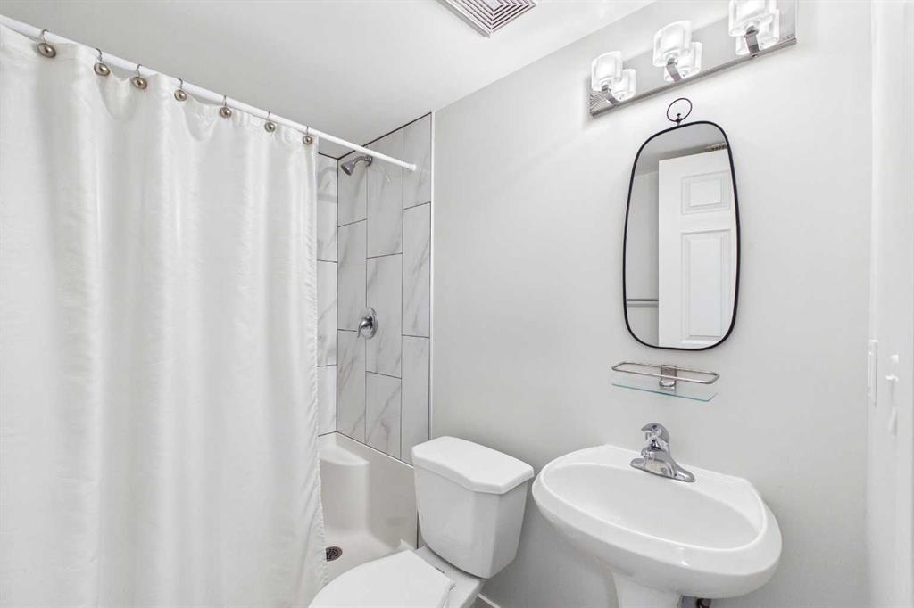 279 Valley Brook Circle Nw, Calgary, AB - Indoor Photo Showing Bathroom