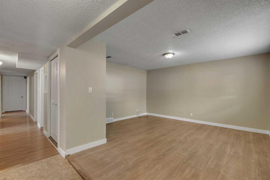 7621 23 Street Se, Calgary, AB