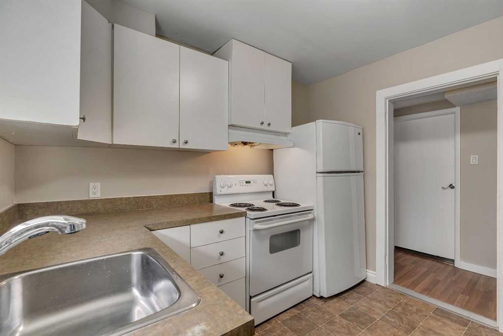 7621 23 Street Se, Calgary, AB