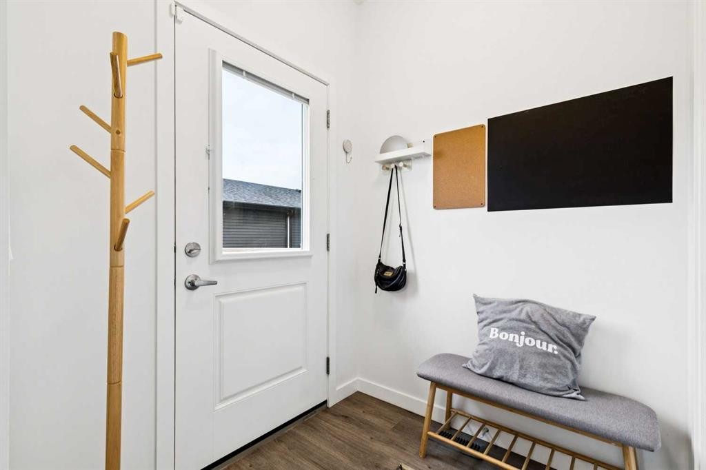 44 Creekside Boulevard Sw, Calgary, AB - Indoor Photo Showing Other Room