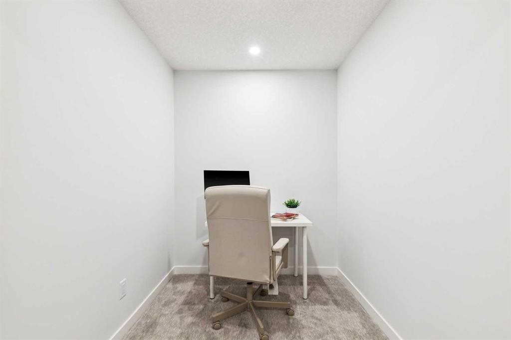 44 Creekside Boulevard Sw, Calgary, AB - Indoor Photo Showing Office