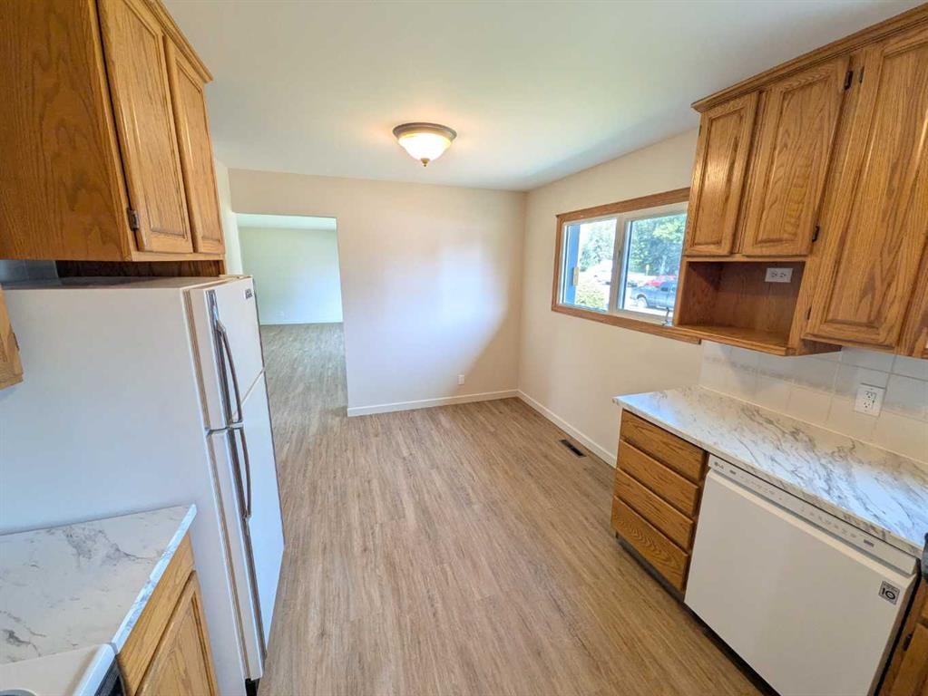 223 Allison Street, Acme, AB - Indoor Photo Showing Other Room