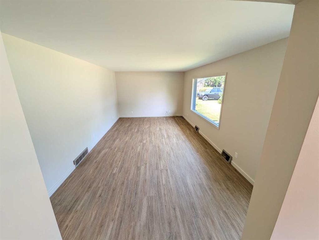 223 Allison Street, Acme, AB - Indoor Photo Showing Other Room