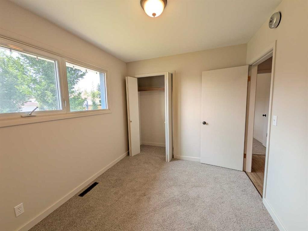 223 Allison Street, Acme, AB - Indoor Photo Showing Other Room