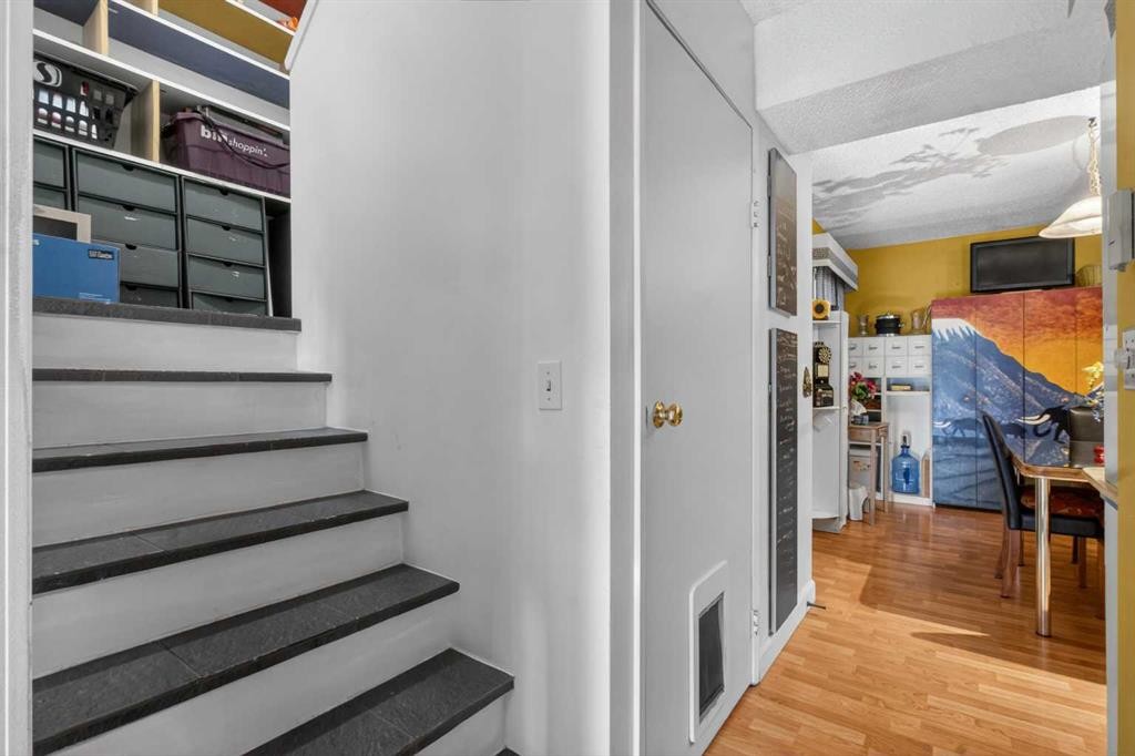 106-6223 31 Avenue Nw, Calgary, AB - Indoor Photo Showing Other Room