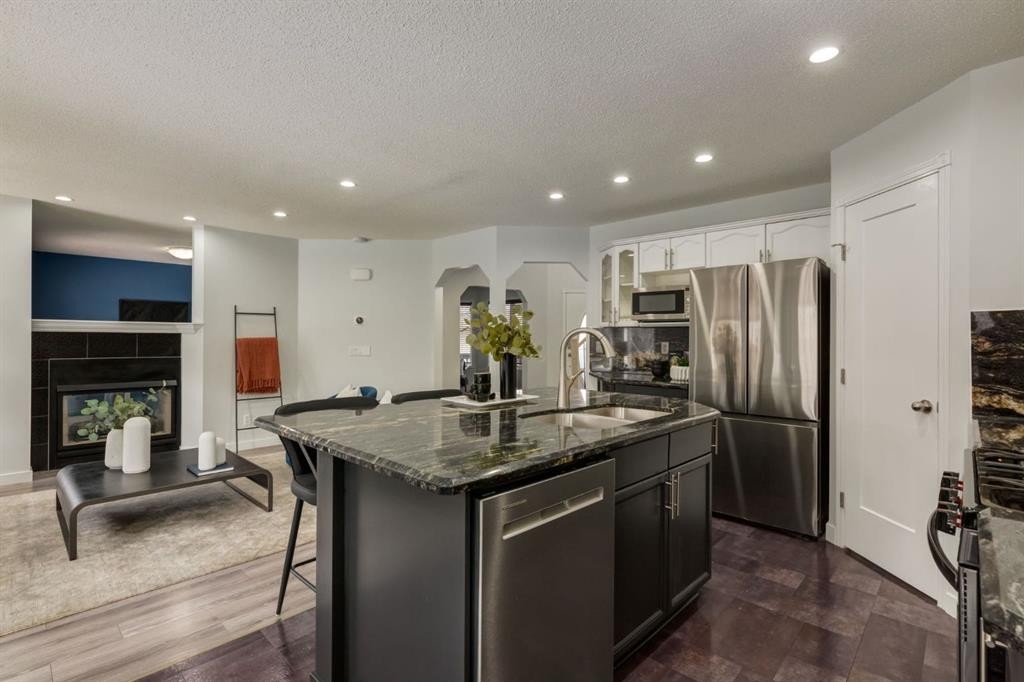 82 Hidden Ridge View Nw, Calgary, AB