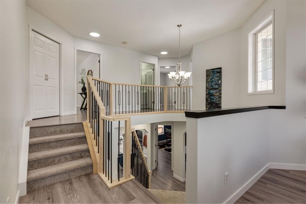 82 Hidden Ridge View Nw, Calgary, AB