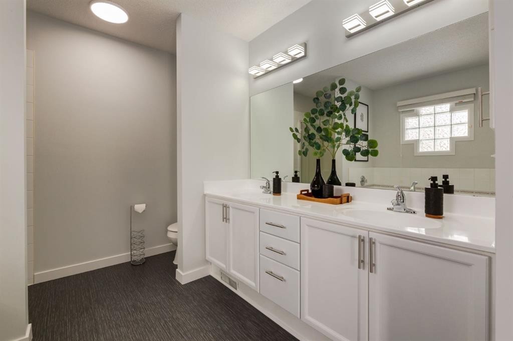82 Hidden Ridge View Nw, Calgary, AB
