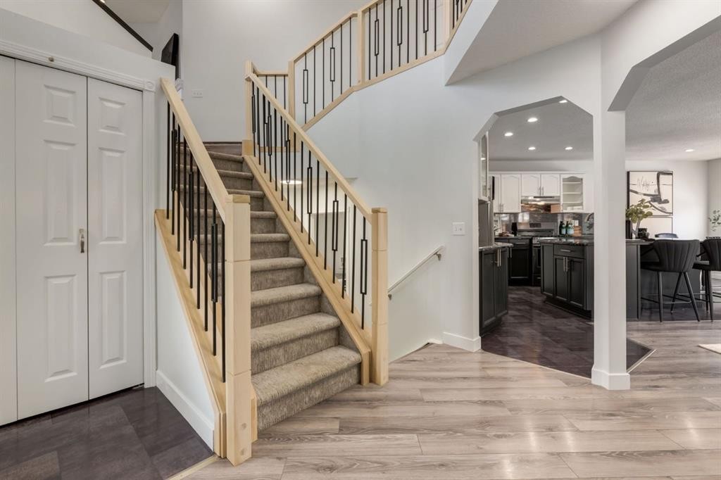 82 Hidden Ridge View Nw, Calgary, AB