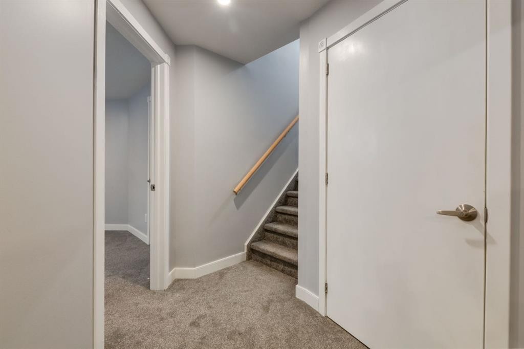 82 Hidden Ridge View Nw, Calgary, AB