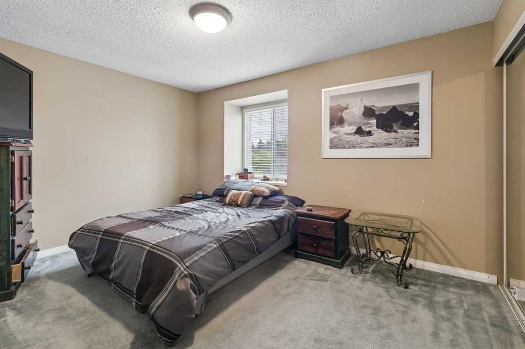 109-4810 40 Avenue Sw, Calgary, AB