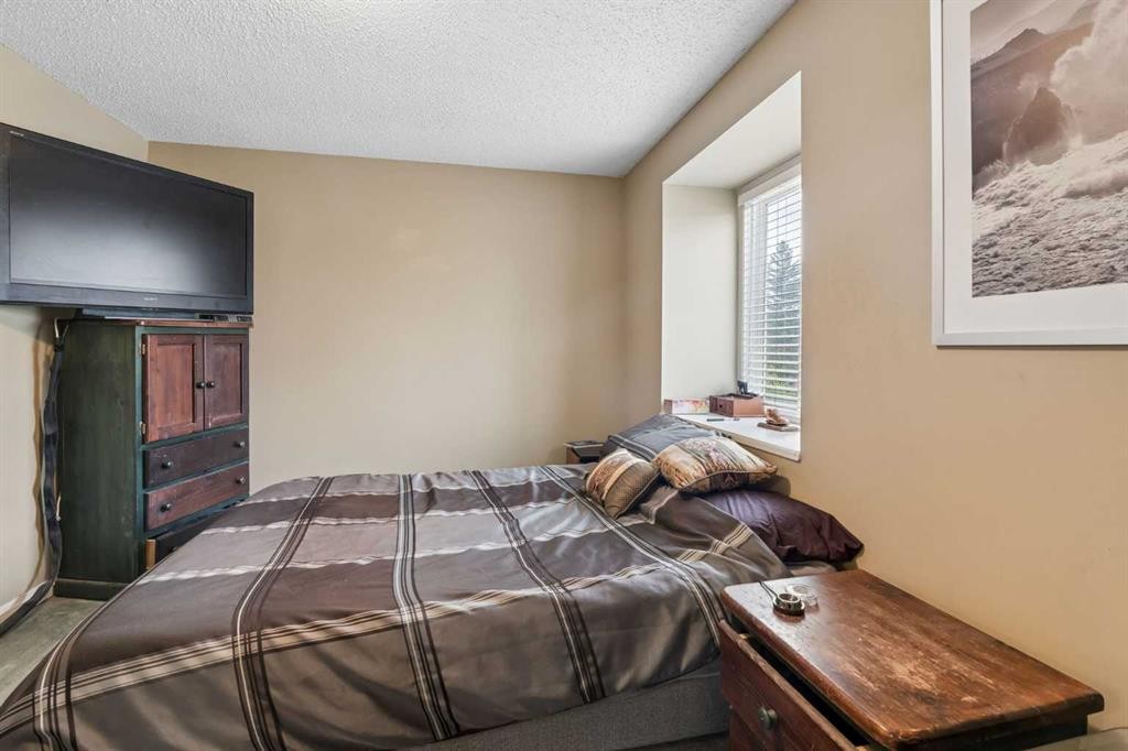 109-4810 40 Avenue Sw, Calgary, AB