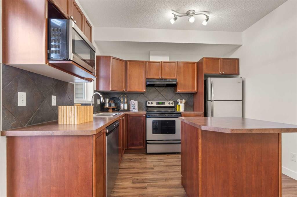 21-29 Springborough Boulevard Sw, Calgary, AB