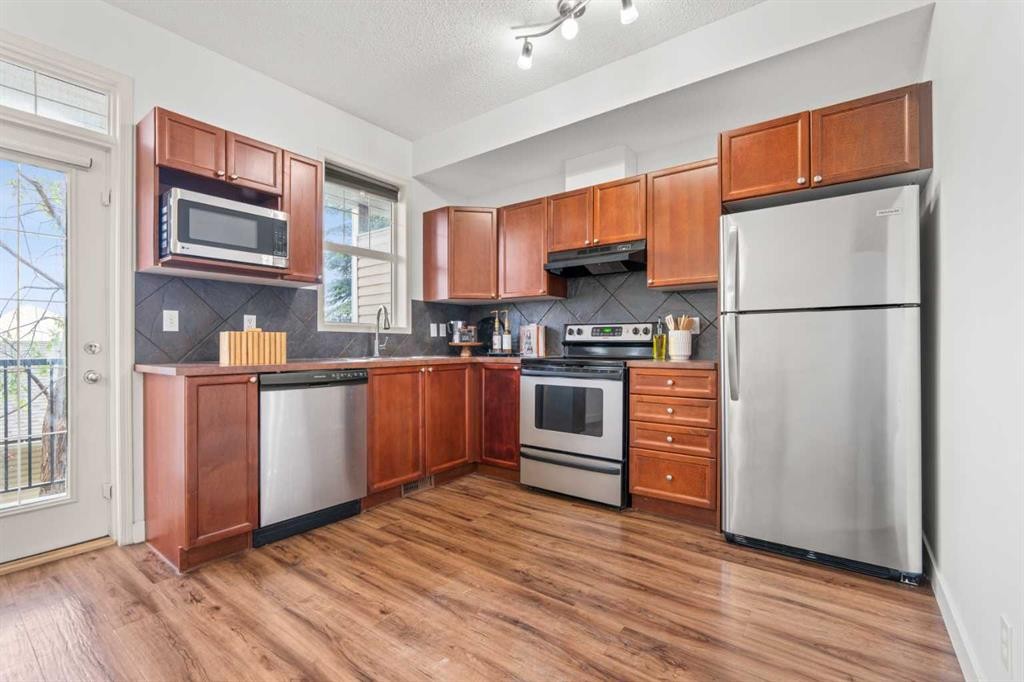 21-29 Springborough Boulevard Sw, Calgary, AB