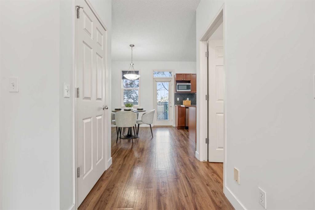 21-29 Springborough Boulevard Sw, Calgary, AB