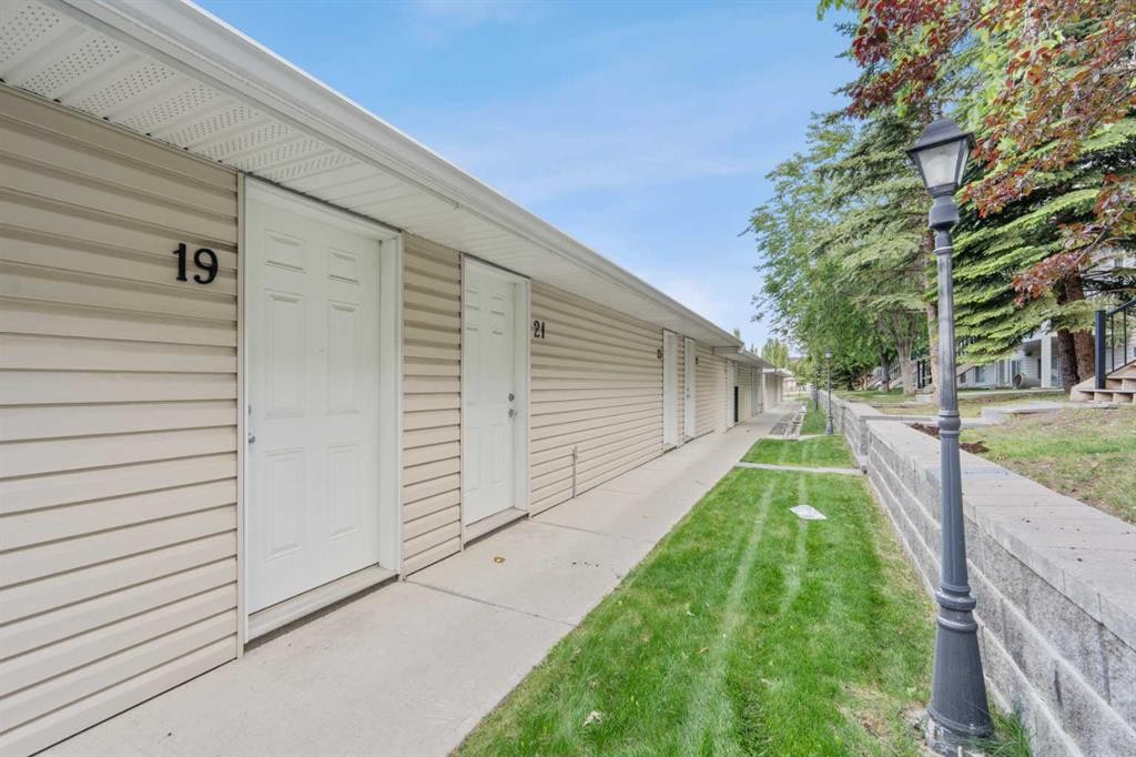 21-29 Springborough Boulevard Sw, Calgary, AB