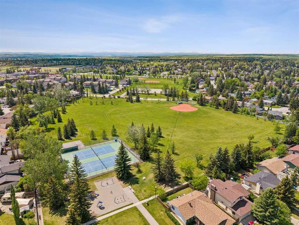 7 Brookpark Bay Sw, Calgary, AB