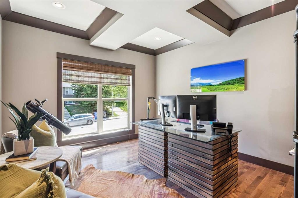 2317 16 Street Sw, Calgary, AB - Indoor Photo Showing Office