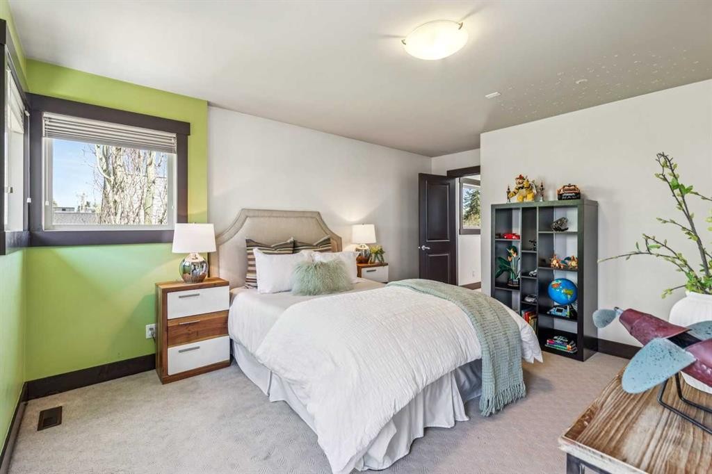 2317 16 Street Sw, Calgary, AB - Indoor Photo Showing Bedroom