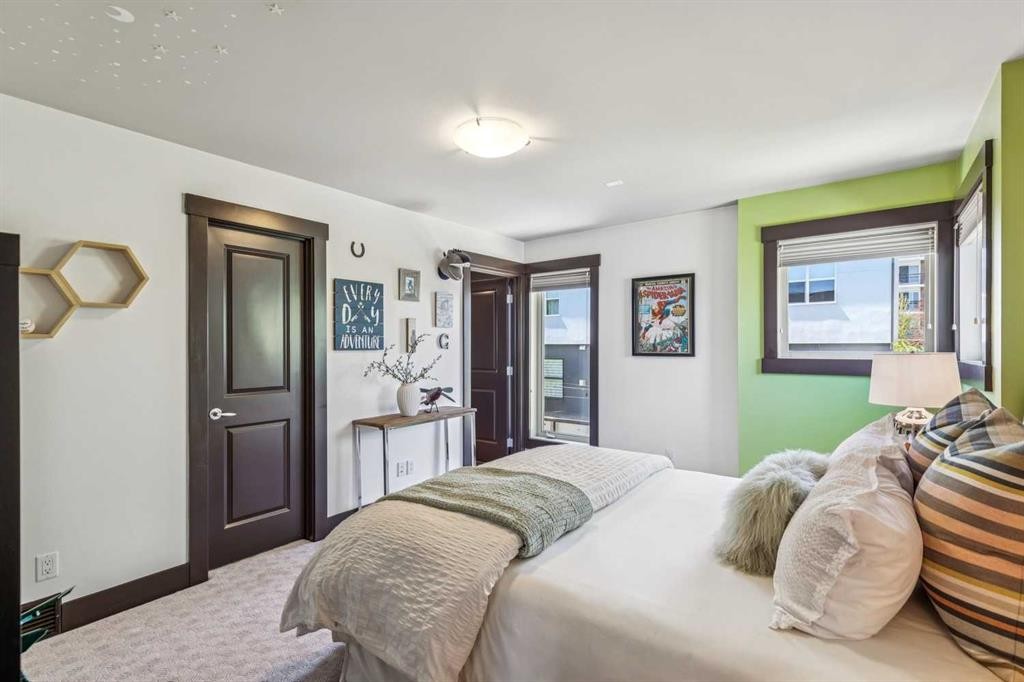 2317 16 Street Sw, Calgary, AB - Indoor Photo Showing Bedroom