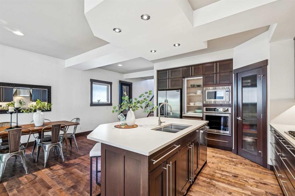 2317 16 Street Sw, Calgary, AB - Indoor Photo Showing Kitchen With Double Sink With Upgraded Kitchen